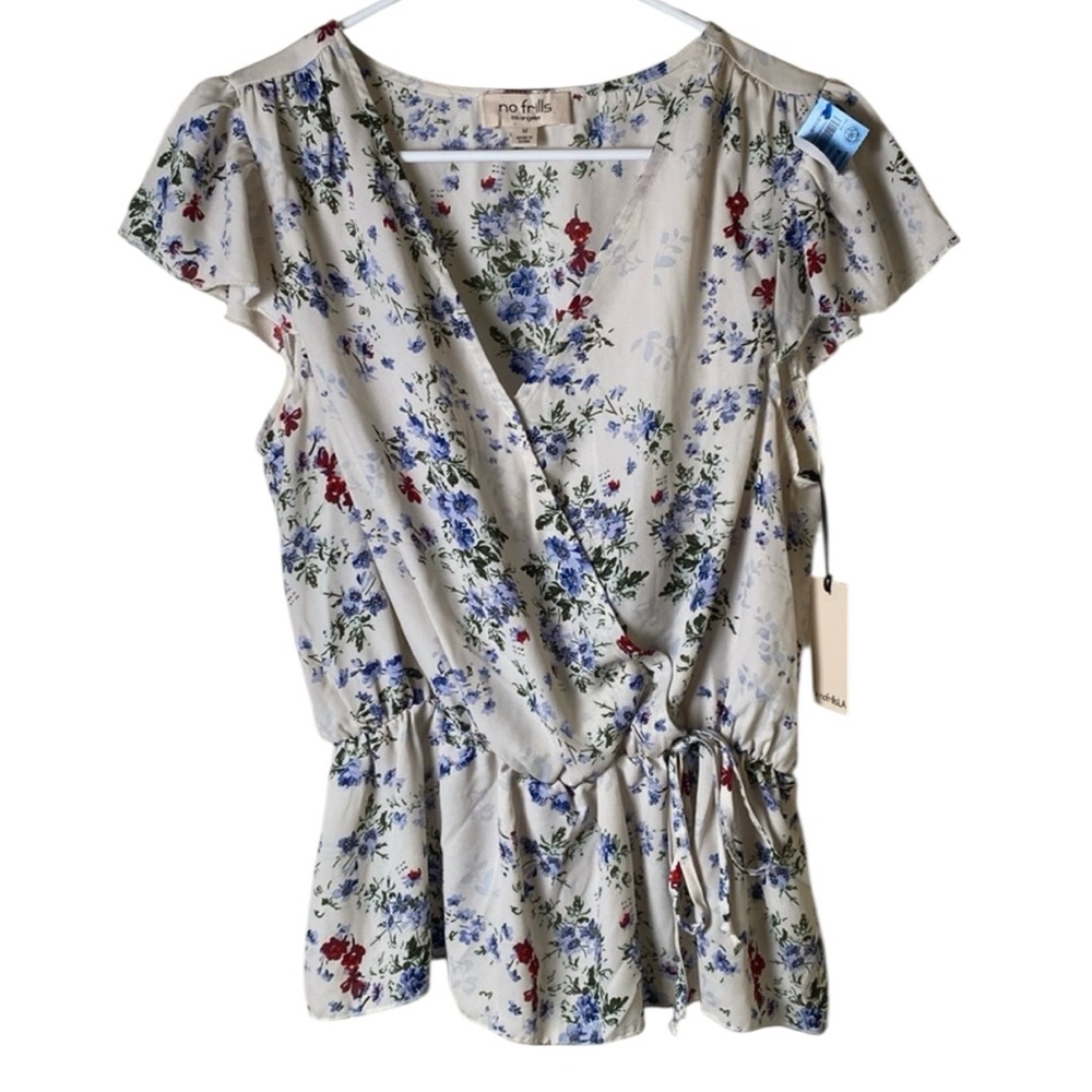 NWT No Frills Medium Short Sleeve Flutter Blouse